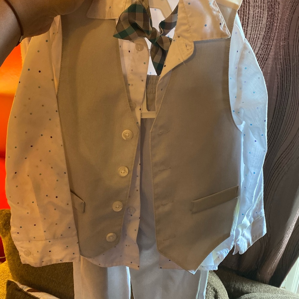 Toddler van heusen suit